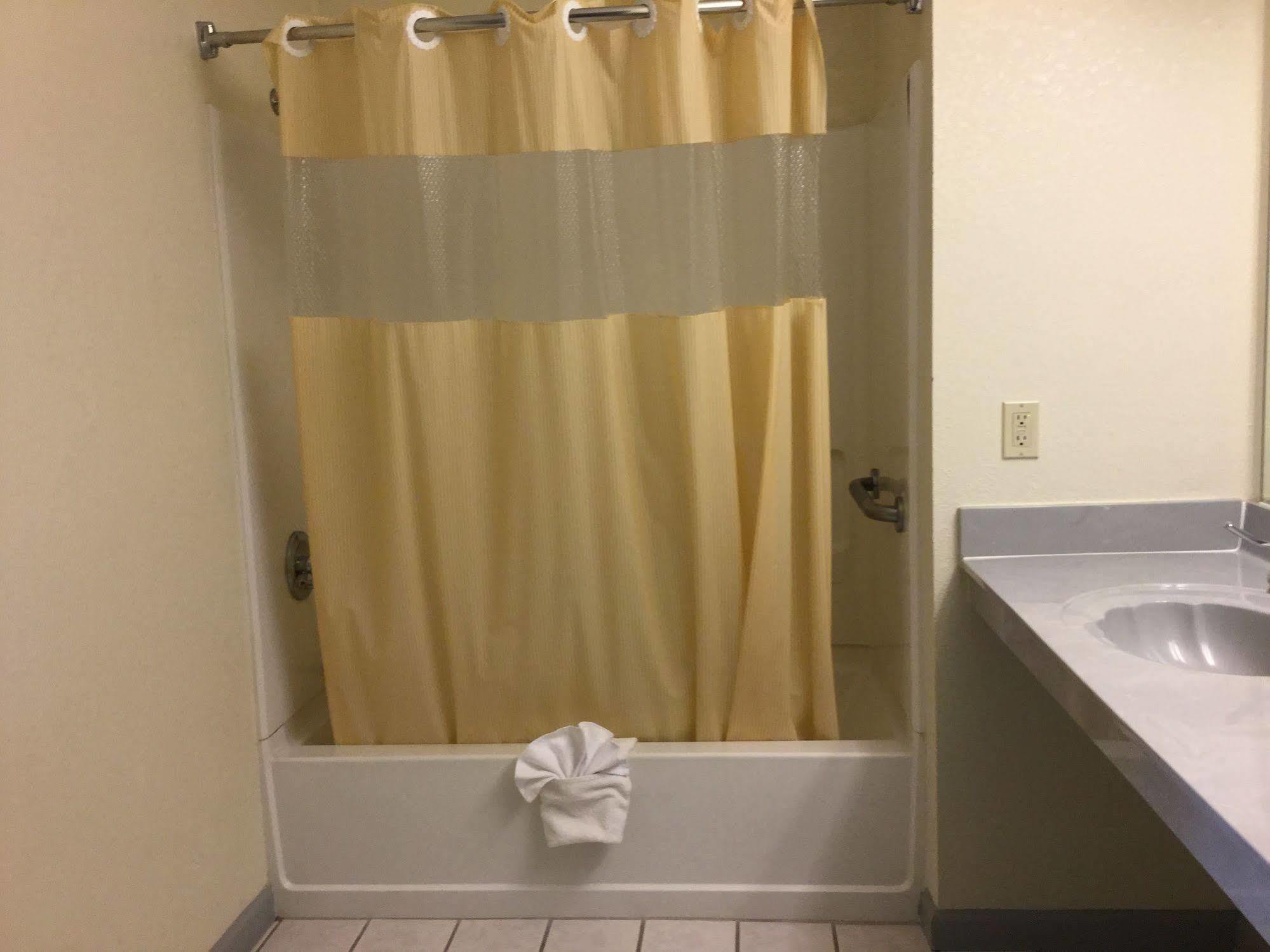 Americas Best Value Inn Cabot Esterno foto